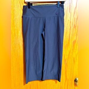 Nike Dri Fit  Capri Pants Sz‎ small